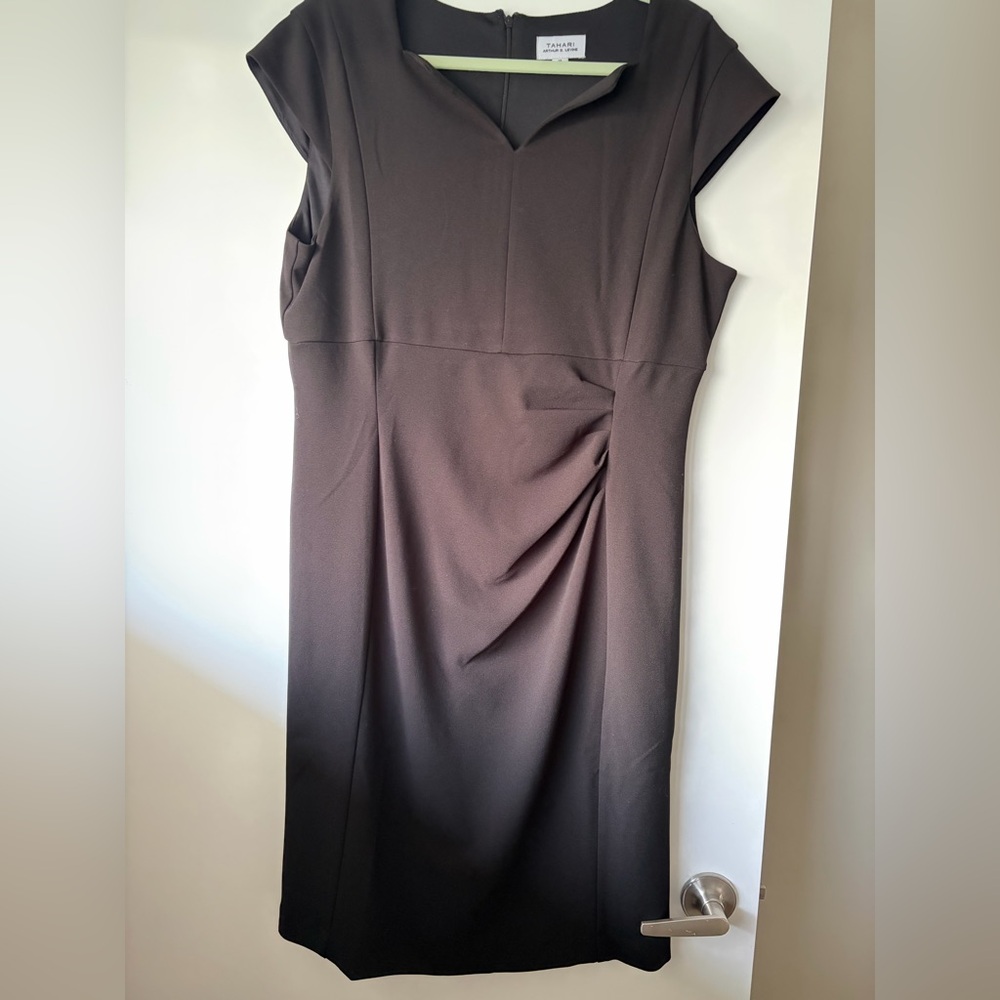 Tahari Black Cap-Sleeve V-Neck Midi Dress - Size 14 Women’s